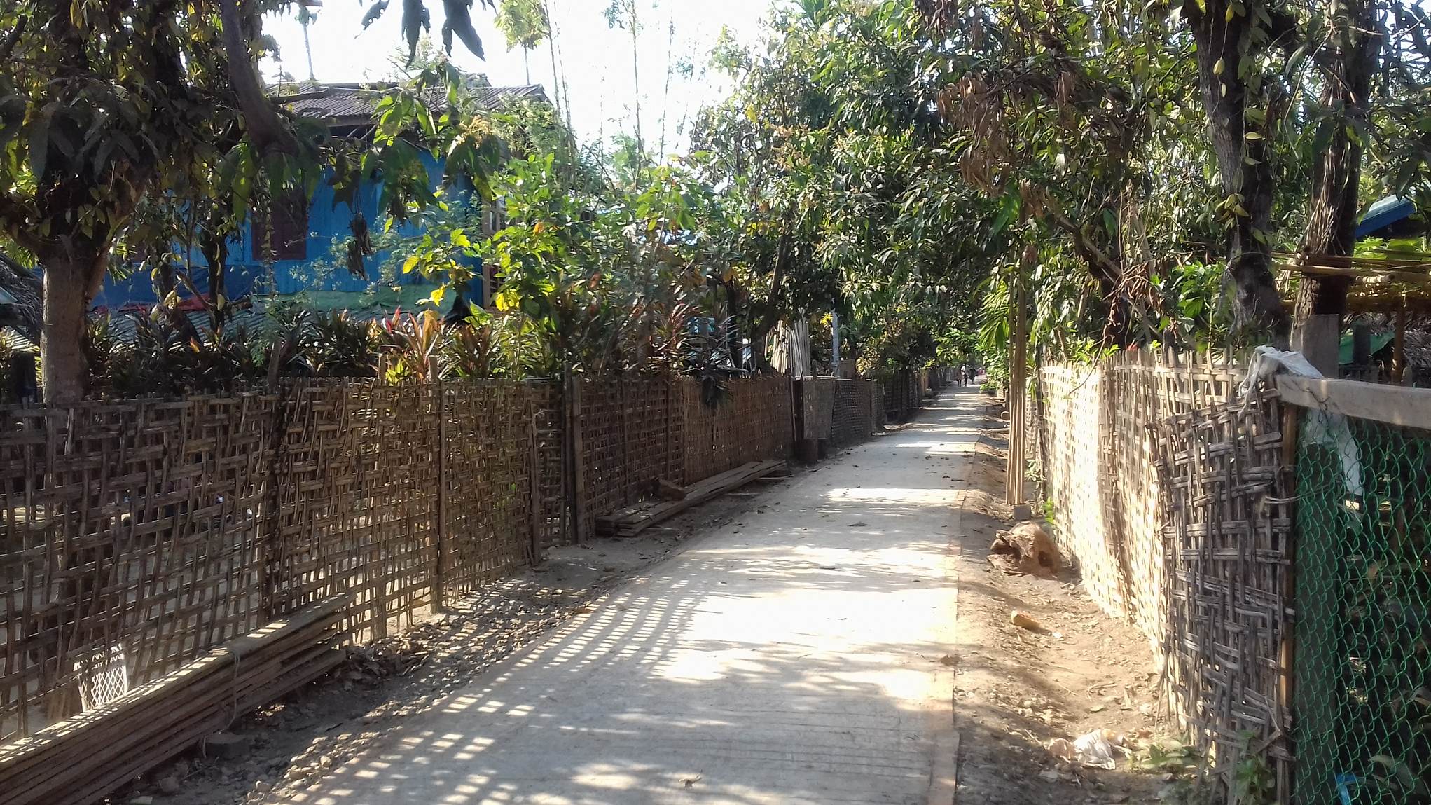 ေျမာက္ဦးၿမဳိ႕နယ္တြင္ ရြာသားမ်ားေနအိမ္ေသာ့ပိတ္၍  ၿမဳိ႕ေပၚတိမ္းေရွာင္