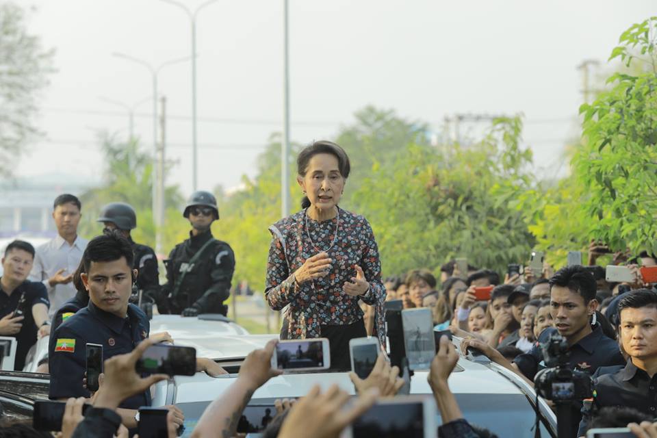 မံုရြာတကၠသိုလ္ ႏုိင္ငံေတာ္အတိုင္ပင္ခံမိန္႔ခြန္းေကာက္ႏုတ္ခ်က္ႏွင့္အေမးအေျဖ (႐ုပ္သံ)