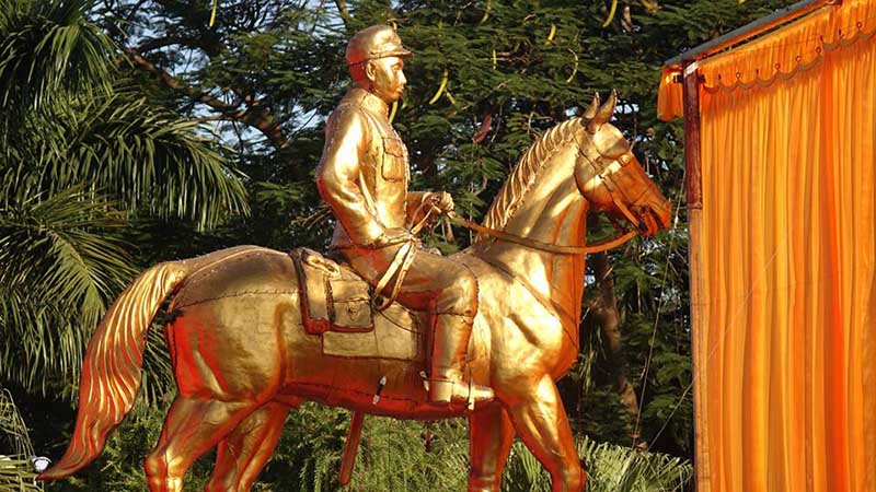 ဗုိလ္ခ်ဳပ္ေၾကး႐ုပ္ကုိ မတ္လ ၁၇ ရက္ေနာက္ဆုံးထားေျပာင္းေရႊ႕ရန္ ကရင္နီလူငယ္မ်ား ေတာင္းဆုိ
