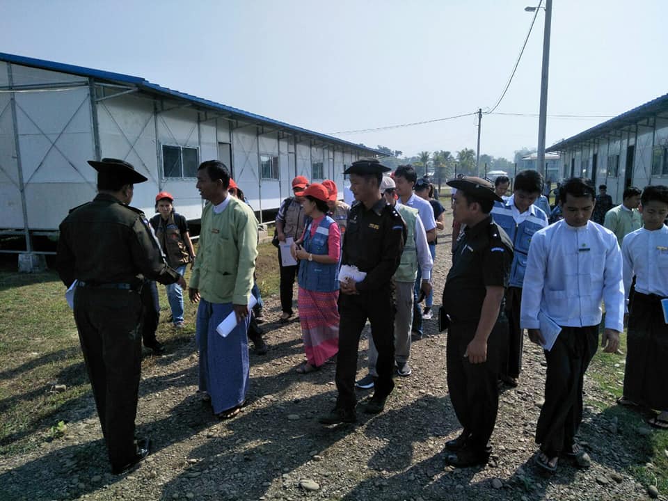 အာဆီယံကိုယ္စားလွယ္အဖဲြဲ႔ ေမာင္ေတာေဒသခံမ်ားႏွင့္ေတြ႔ဆံု