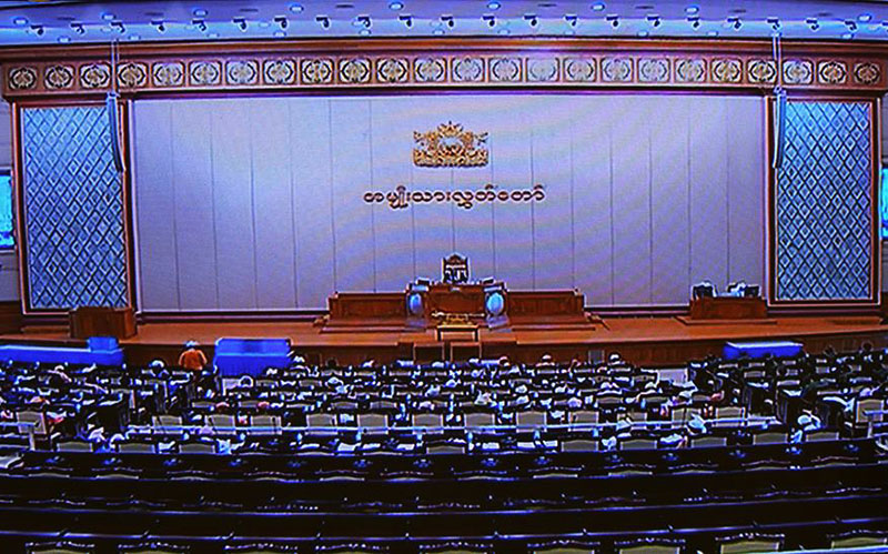 လက္ထပ္ႏိုင္သည့္ အသက္အရြယ္ ၁၈ ႏွစ္ျပည့္ၿပီးျဖစ္ရမည္ဟု အမ်ဳိးသားလႊတ္ေတာ္ အတည္ျပဳ