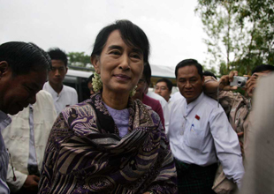 ေဒၚေအာင္ဆန္းစုၾကည္ ေကာ့မႉး ခရီးစဥ္  (ဓာတ္ပုံ)