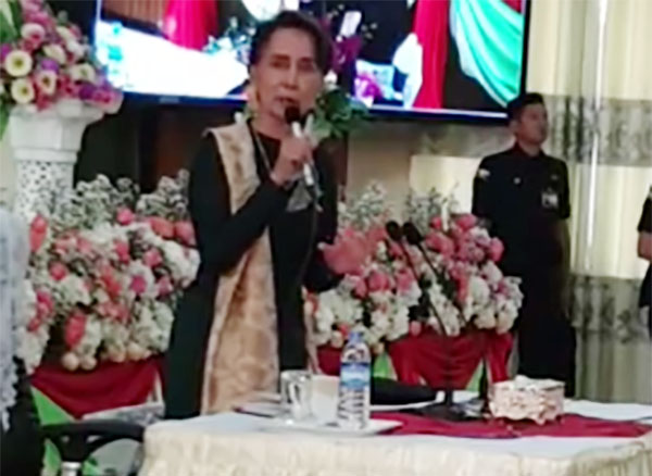 ပလက္ေဖာင္း လမ္းေဘးေစ်းသည္ကိစၥ အျမန္ဆုံးေျဖရွင္းေပးရန္ ပဲခူးစည္ပင္ကုိ အတုိင္ပင္ခံေျပာ