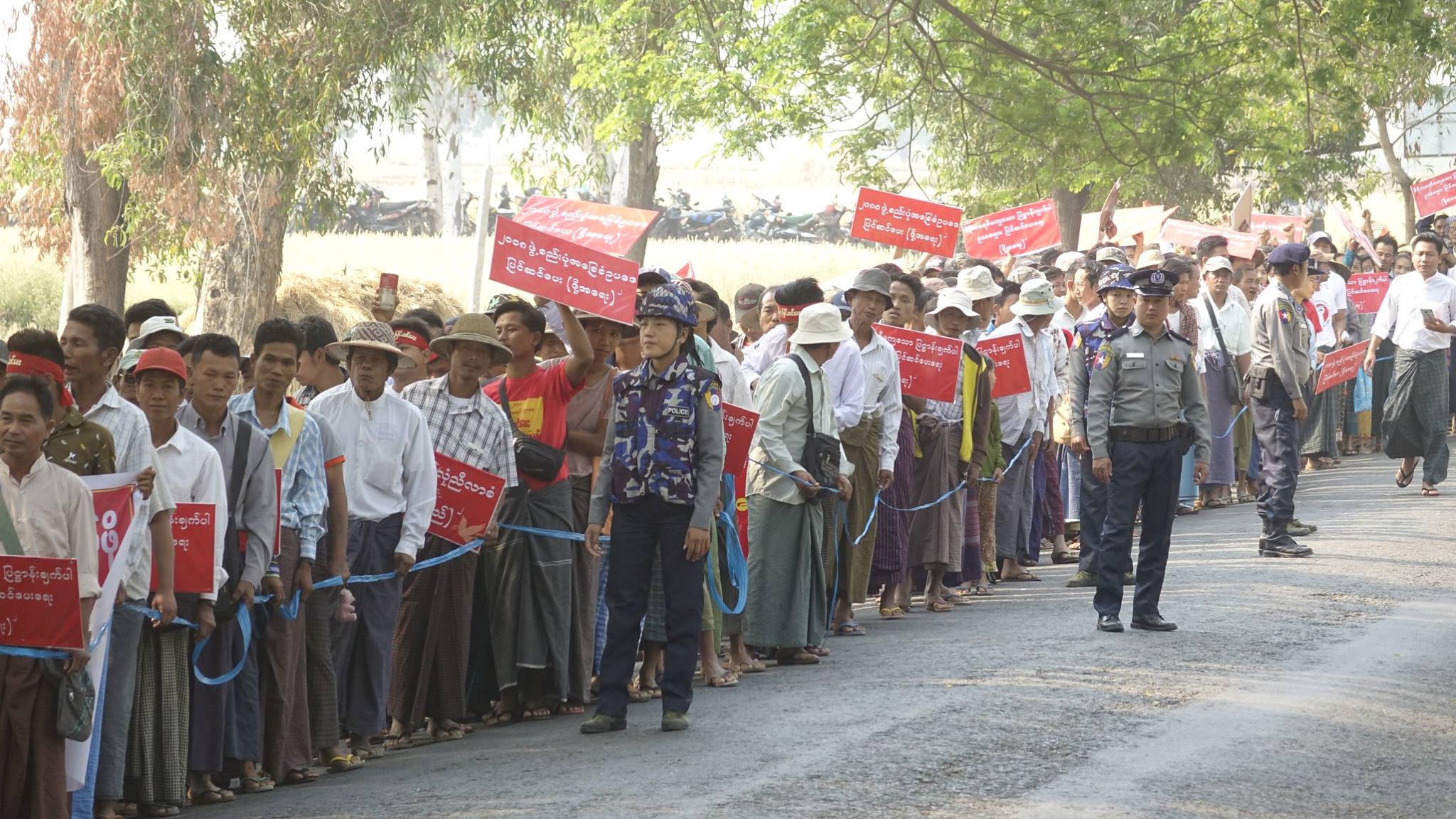 ဖြဲ႔စည္းပုံျပင္ဆင္ေရး ဆႏၵျပပြဲ ယင္းမာပင္ၿမိဳ႕နယ္တြင္ က်င္းပ