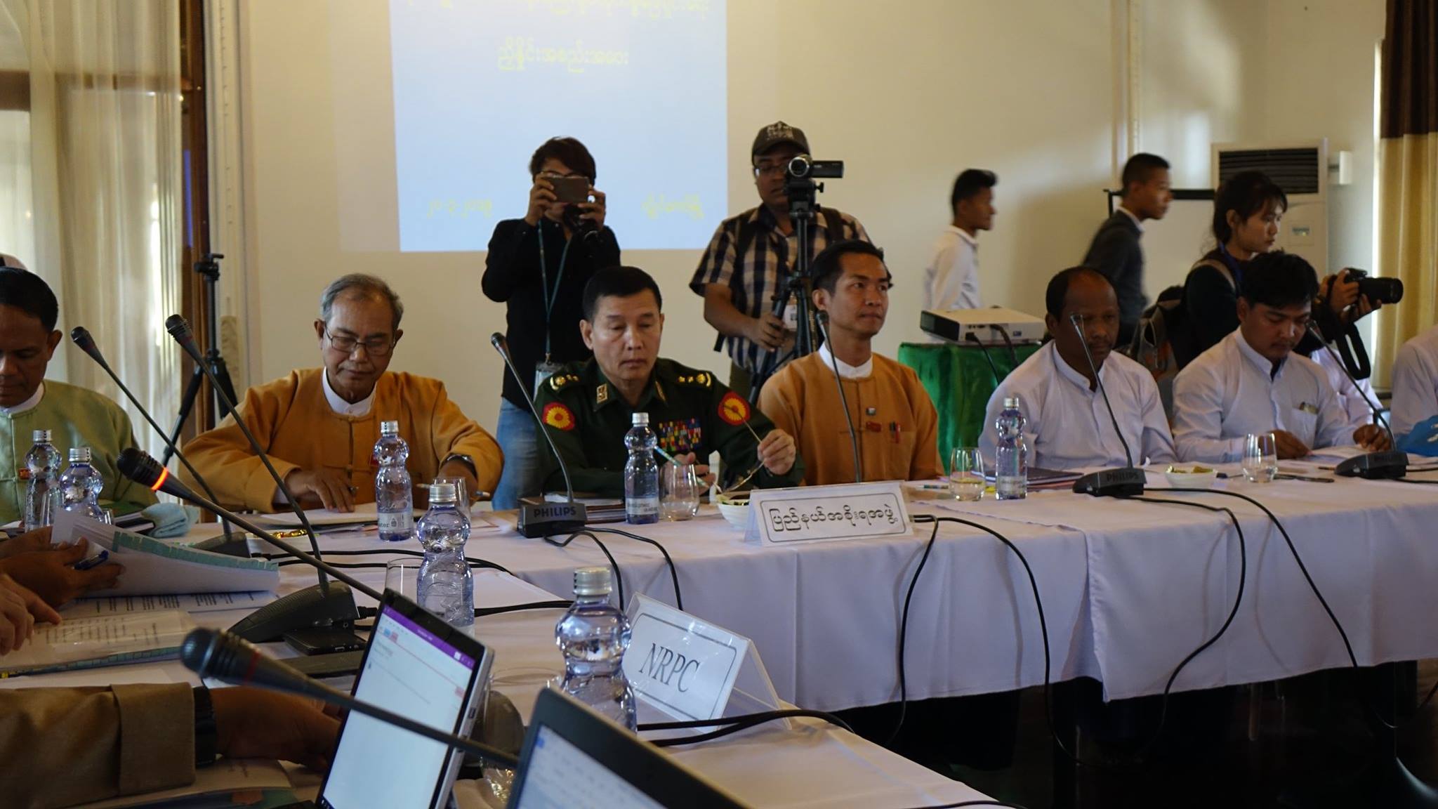 ဗုိလ္ခ်ဳပ္ေၾကး႐ုပ္ကိစၥ လြိဳင္ေကာ္ၿမိဳ႕တြင္ ၅ ပြင့္ဆိုင္ ေတြ႔ဆုံေဆြးေႏြး