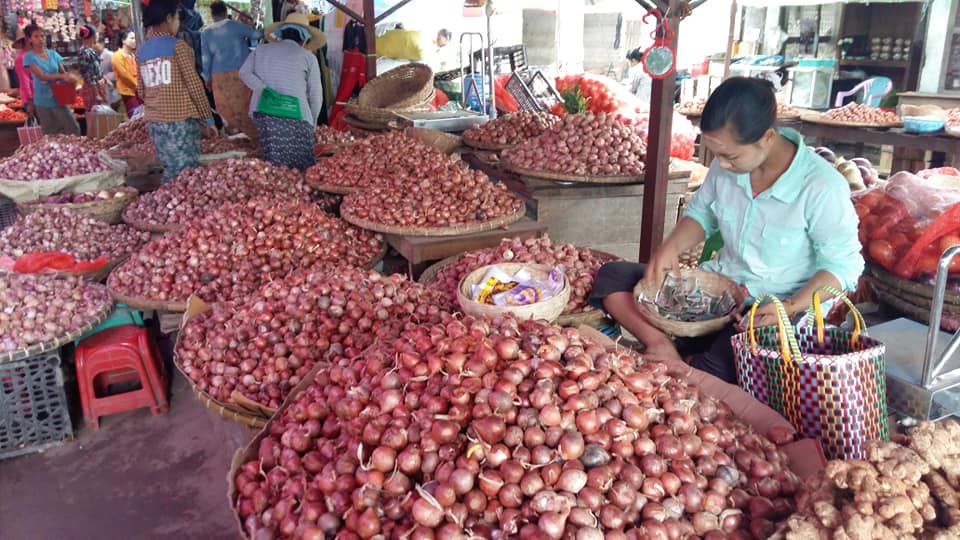 ၾကက္သြန္နီေစ်းႏႈန္း မထိန္းႏုိင္သျဖင့္ ျမင္းၿခံေတာင္သူမ်ား အခက္ေတြ႔