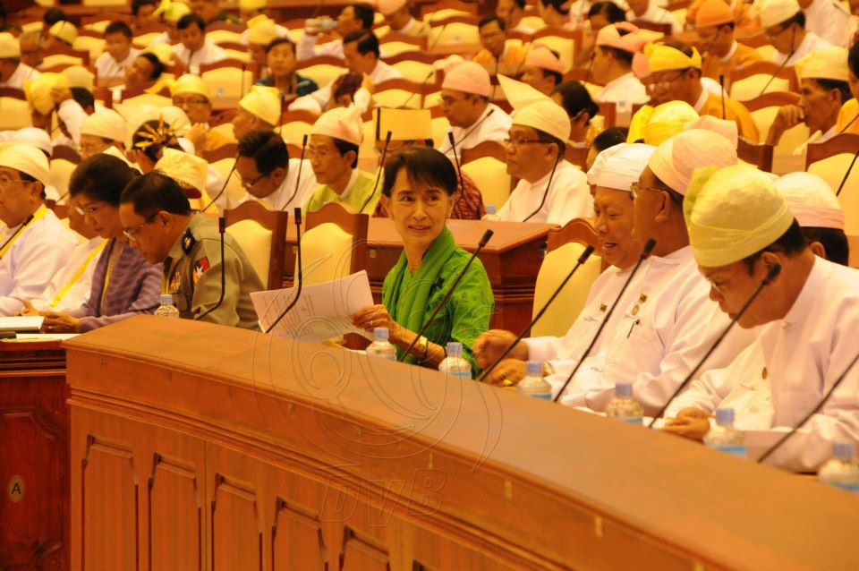 ျပည္သူ့လြွႊတ္ေတာ္ အစည္းအေ၀းက်င္းပ (ဓာတ္ပုံ)