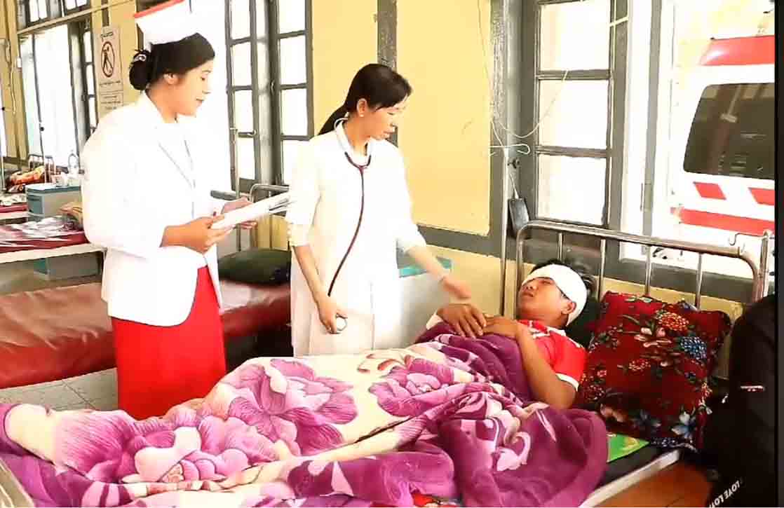 ေ၀းလံေဒသ သြားေရာက္ကုသေပးသည့္ ေမာက္မယ္ေဆး႐ုံအုပ္ႀကီး စြမ္းေဆာင္ရည္ထူးခြၽန္ဆု ရရွိ