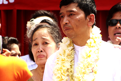 မင္းကုိနုိင္ ေမြးေန့ပြဲနွင့္ ထိန္လင္းအခမဲ့ေဆးခန္း ဖြင့္လွစ္ပြဲ က်င္းပ