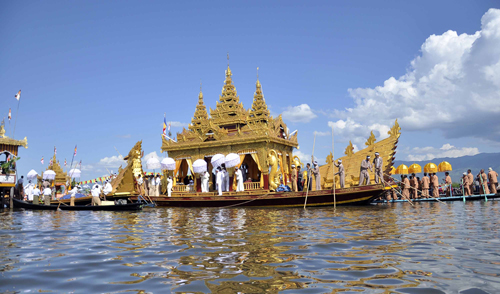 အင္းေလး ေဖာင္ေတာ္ဦး ဘုရားပြဲ (ဓာတ္ပုံ)