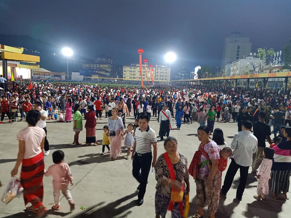 ၿငိမ္းခ်မ္းေရး ႏွစ္ ၃၀ ျပည့္ပြဲအတြက္ ျပင္ဆင္ေနသည့္ ‘၀’ တိုင္းရင္းသားမ်ား  (ဓာတ္ပံု)  