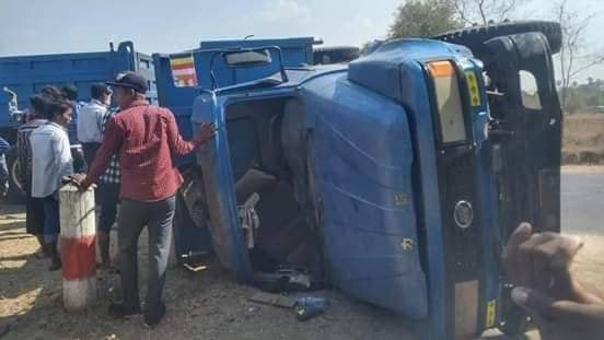 ယင္းေခ်ာင္းတြင္ သႀကၤန္ေရကစားၿပီး ျပန္လာသည့္ကားေမွာက္ လူ ၁၈ ဦးဒဏ္ရာရ