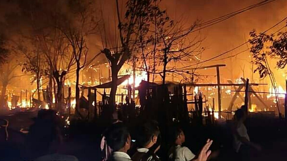 မိတီၳလာတြင္ ေနအိမ္ အလုံး ၂၀ မီးေလာင္ကၽြမ္း