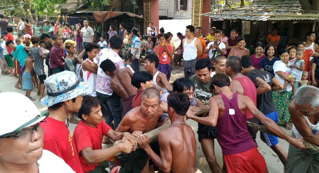 ရာသီဥတုပူျပင္းၿပီး မိုးေခါင္သျဖင့္ စစ္ကုိင္းတြင္ လြန္ဆြဲ၍ မိုးေခၚ