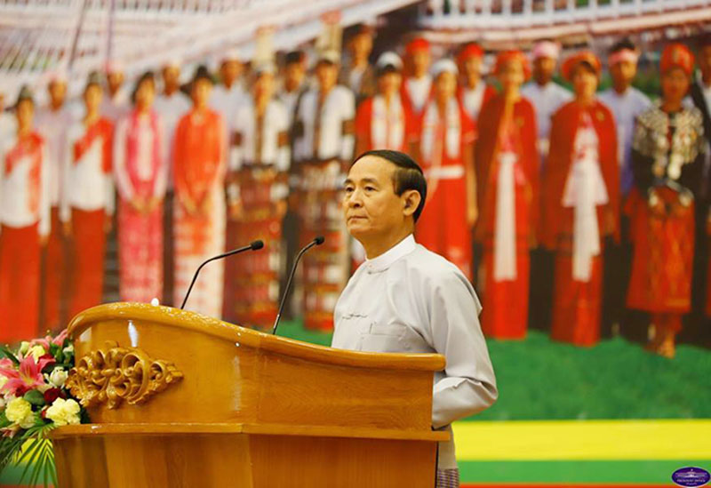 ဒီမိုကေရစီကို ကာကြယ္သည့္ စာနယ္ဇင္းသမားမ်ားျဖစ္ေအာင္ ႀကိဳးစားရန္ သမၼတ တိုက္တြန္း