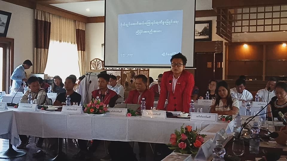 လြဳိင္ေကာ္ပန္းျခံထဲက ဗုိလ္ခ်ဳပ္ေၾကး႐ုပ္ကုိ ကယားျပည္နယ္အစုိးရက ေရႊ႕ေျပာင္းေပးမည္