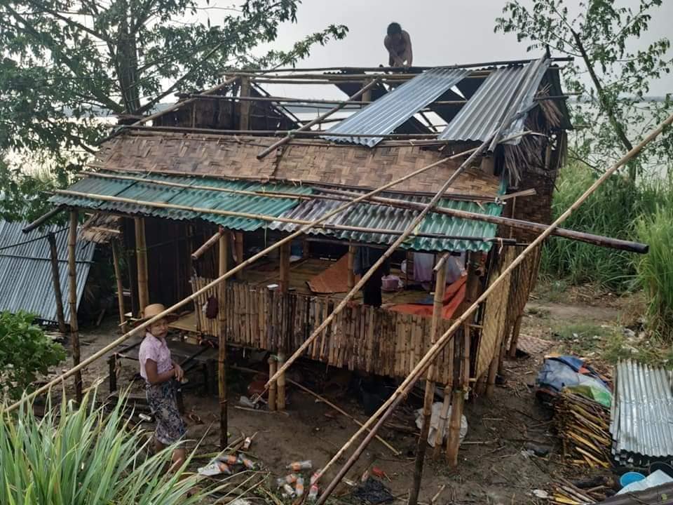 အေဖ်ာက္ၿမိဳ႕တြင္ ေလျပင္းတိုက္ခတ္သျဖင့္ အိမ္ေျခ ၃၄၀ ေက်ာ္ပ်က္စီး