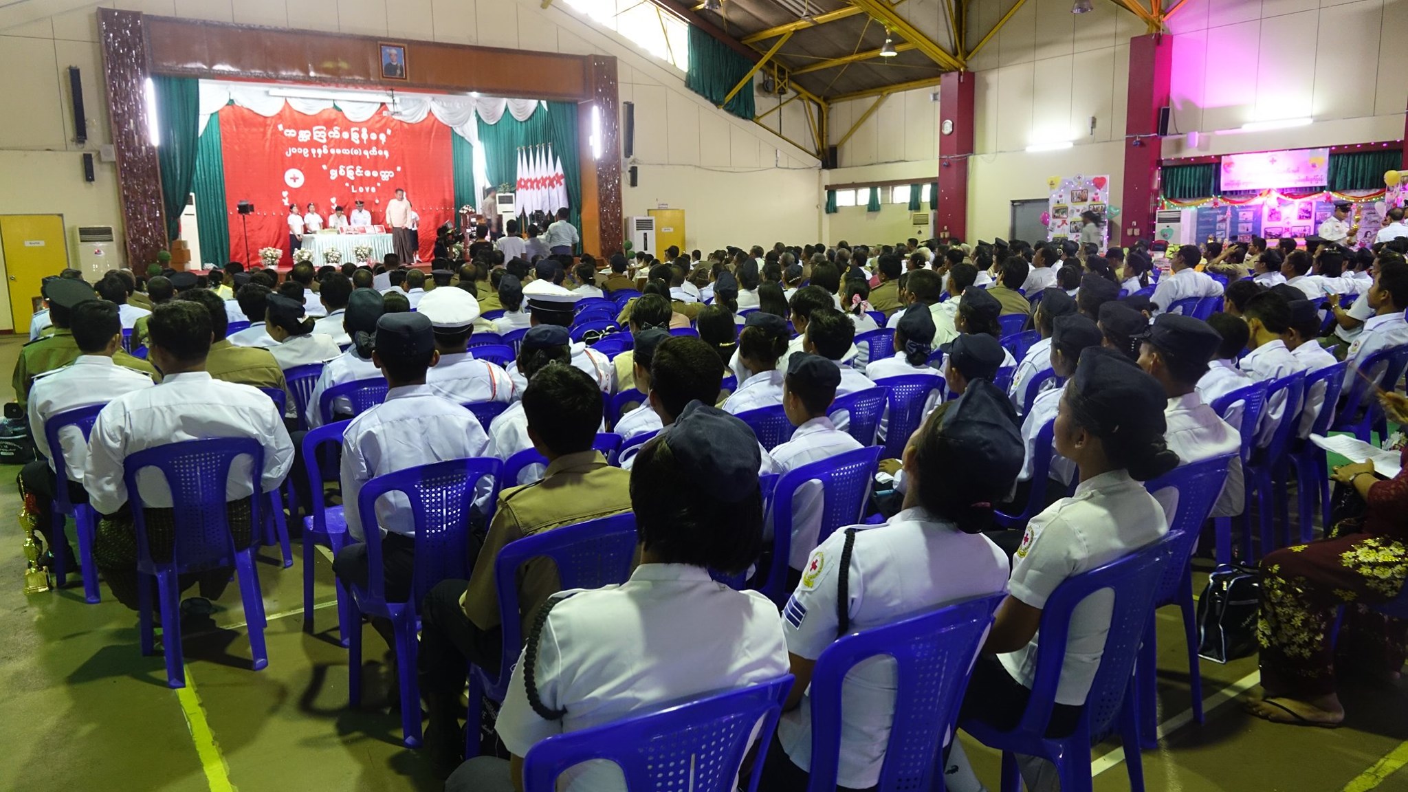 ကမာၻ႔ၾကက္ေျခနီေန႔အခမ္းအနား ရန္ကုန္သူနာျပဳ တကၠသိုလ္၌ က်င္းပ