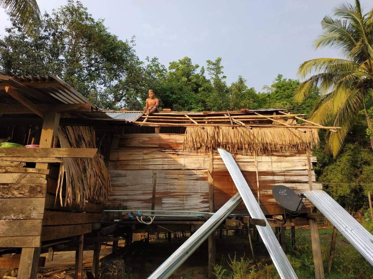 ေက်ာက္ႀကီးၿမိဳ႕နယ္တြင္ ေလျပင္းတိုက္ခတ္၊ ေနအိမ္အလံုး ၆၀ ခန္႔ ပ်က္စီး