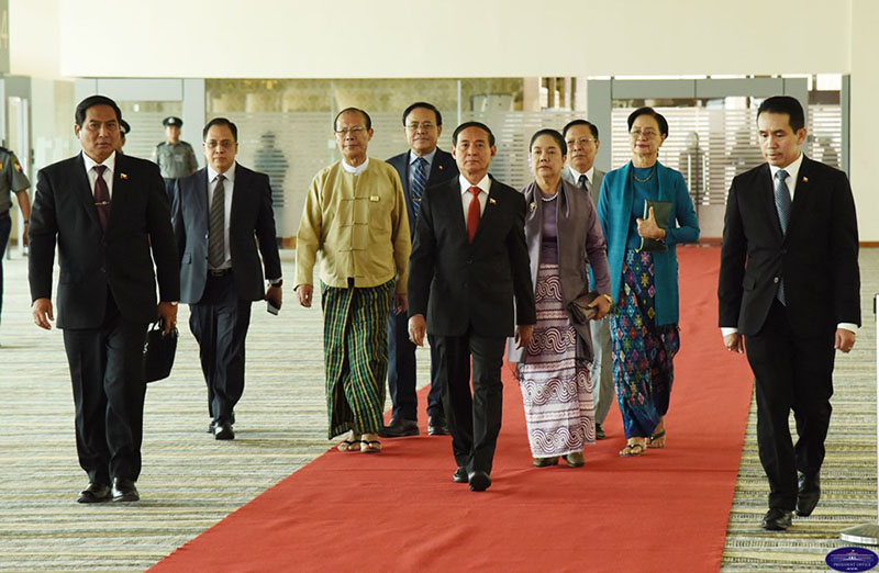 သမၼတဦးဝင္းျမင့္ ဗီယက္နမ္ႏိုင္ငံသို႔ အလုပ္သေဘာ ခရီးထြက္ခြာ