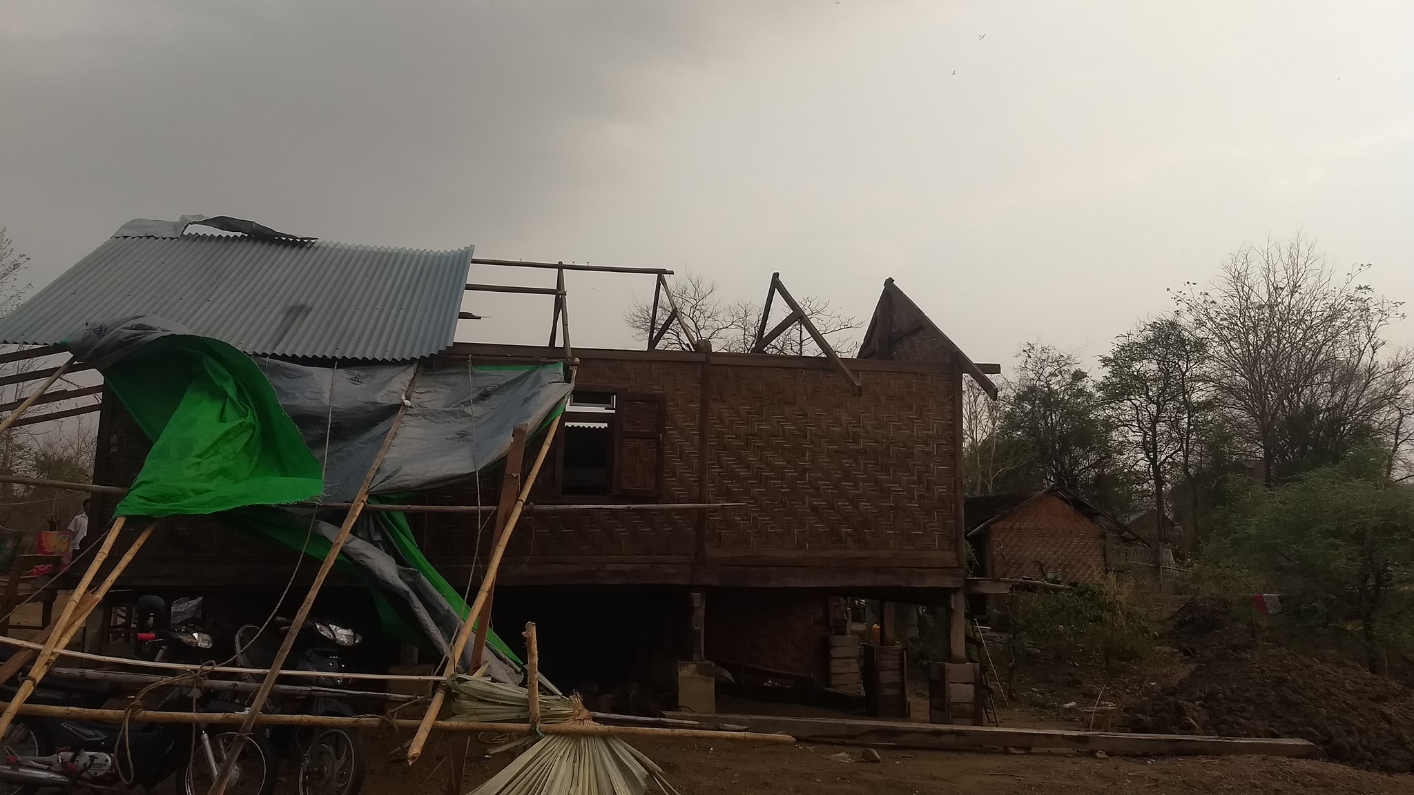 ၿမိဳင္​ၿမိဳ႕နယ္​တြင္​ ေလျပင္​းတိုက္​ခတ္​၊ ေနအိမ္​ ၈၀ ​ေက်ာ္​ပ်က္​စီး