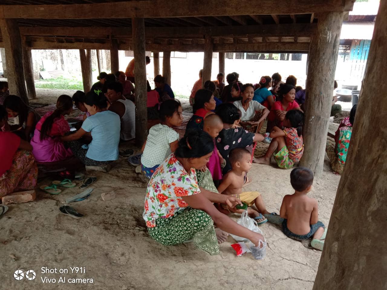ရန္ကုန္-စစ္ေတြ ကားလမ္းမအနီး တိုက္ပြဲျဖစ္၊ ေဒသခံ ေထာင္နဲ႔ခ်ီထြက္ေျပး