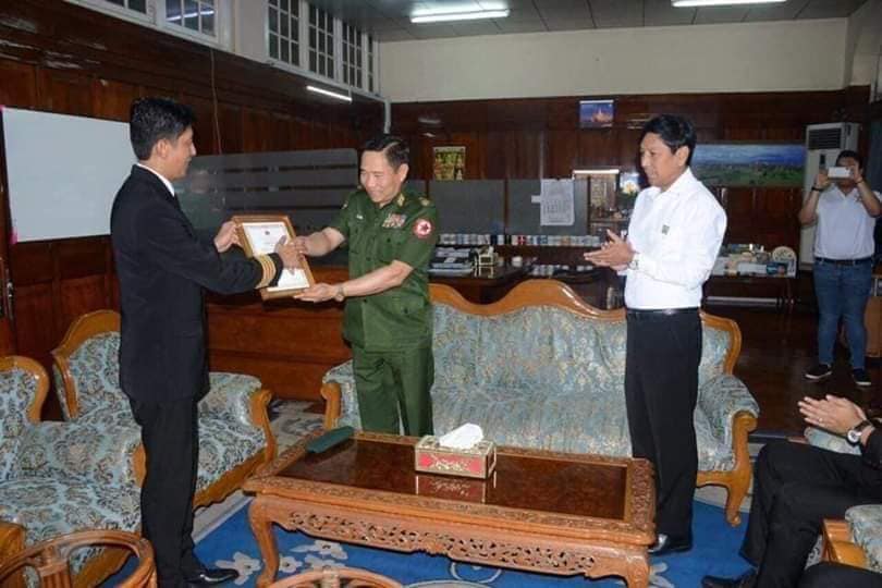 MNA ေလယာဥ္မႉးႏွင့္ ေလယာဥ္အမႈထမ္းမ်ားကို ကာခ်ဳပ္ဂုဏ္ျပဳ