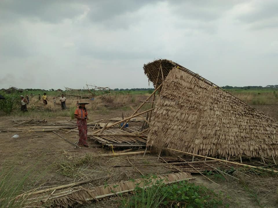 ဝါးအိမ္မ်ား မီး႐ိႈ႕ခံရသည့္ ပန္းတေနာ္ ေရႊဖလားကၽြန္းရြာတြင္ လံံုၿခံဳေရး တင္းၾကပ္ထား