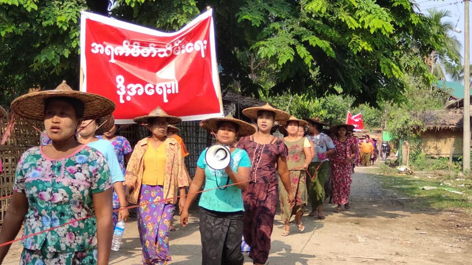 အရက္ပိတ္သိမ္းေရး ကမ္းေထာင္းႀကီး အမ်ိဳးသမီး ၅၀၀ ေက်ာ္ ဆႏၵျပ