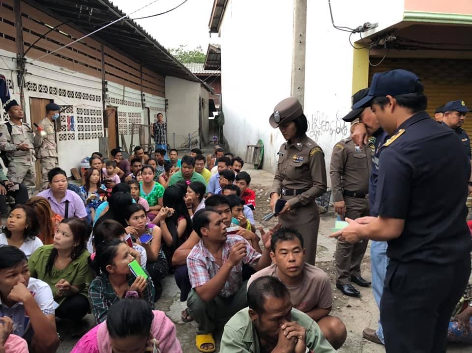 မဲေဆာက္တြင္ ျမန္မာေရႊ႕ေျပာင္းအလုပ္သမား ၁၀၀ ေက်ာ္ဖမ္းဆီးခံရ