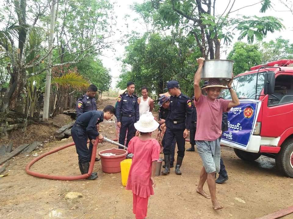 တမူးၿမိဳ႕နယ္အတြင္​း တြင္းေရမ်ားခန္းေျခာက္၊ မီးသတ္ကားမ်ားျဖင့္ ေရေပးေ၀ေနရ