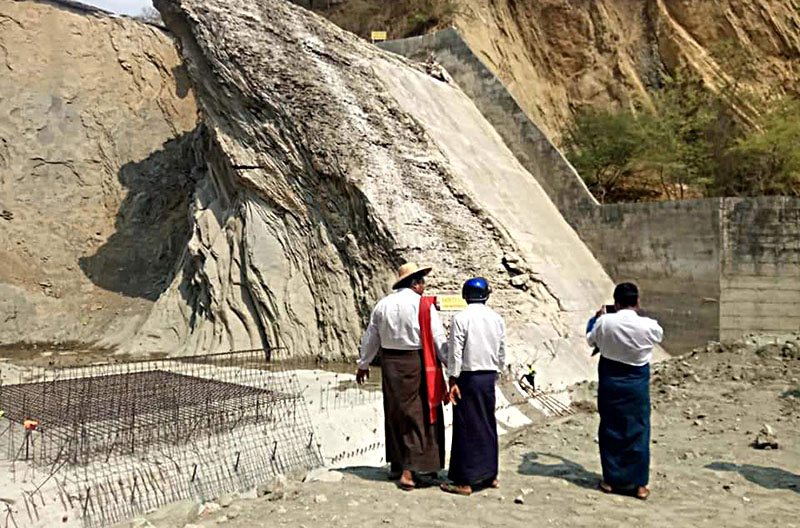 စလင္းေရေလွာင္တမံ ဘတ္ဂ်က္အခက္ခဲေၾကာင့္ မိုးမက်မီ မၿပီးစီးမွာကို ေဒသခံမ်ား စိုးရိမ္