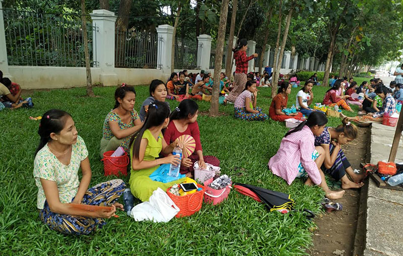 Myanmar Hoa Yaung အထည္ခ်ဳပ္စက္႐ံု လုပ္သားမ်ား အလုပ္ရွင္ႏွင့္ ေျပလည္မႈရရွိ