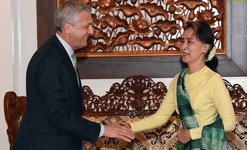 ထိုင္းနယ္စပ္က ဒုကၡသည္မ်ားေနရပ္ျပန္ေရး ေဒၚေအာင္ဆန္းစုၾကည္ႏွင့္ UNHCR မဟာမင္းႀကီး ေဆြးေႏြး