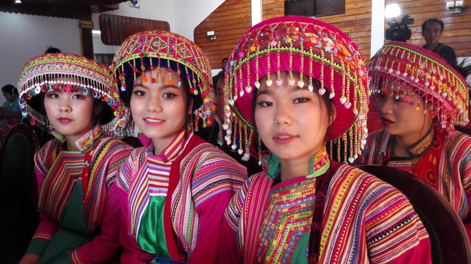 မိုးကုတ္ၿမဳိ႕နယ္က စာသင္ေက်ာင္းမ်ားတြင္ လီဆူစာေပတိုးခ်ဲ႔သင္ၾကားေပးေန (ဓာတ္ပံု)
