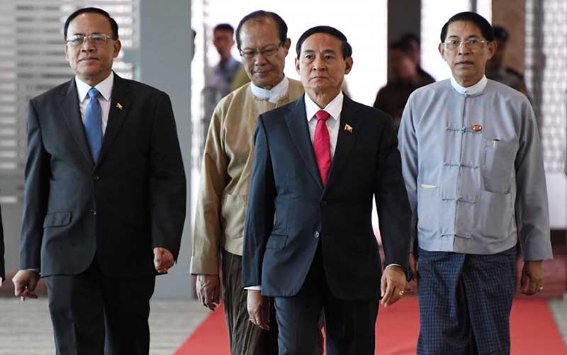 သမၼတဦးဝင္းျမင့္ အိႏိၵယႏိုင္ငံ နယူးေဒလီၿမိဳ႕သို႔ အထူးေလယာဥ္ျဖင့္ သြားေရာက္