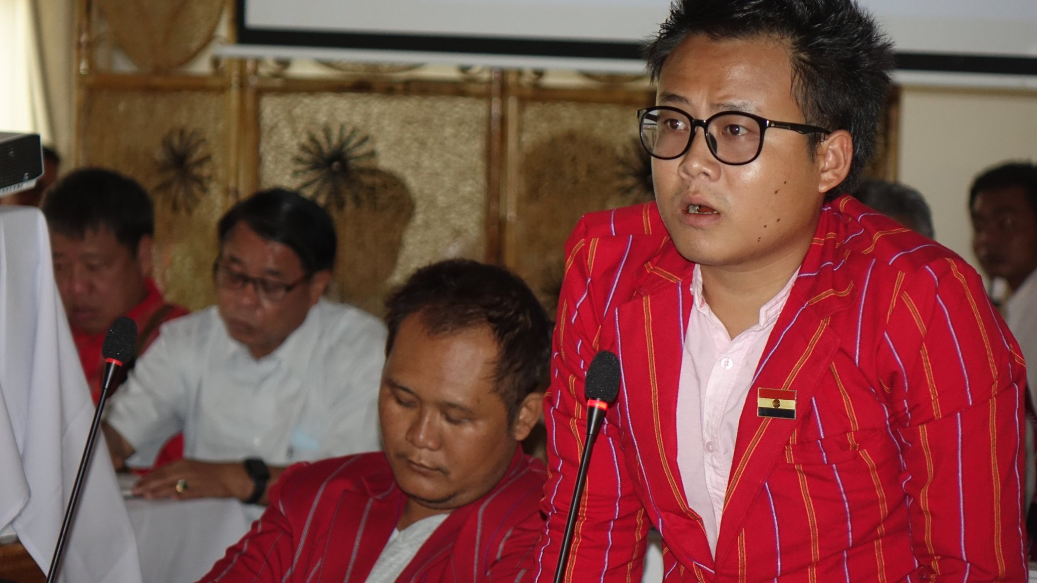 တရားဥပေဒအရ ဆင့္ေခၚမွ အဖမ္းခံမည္ဟု ကရင္နီလူငယ္ေျပာ