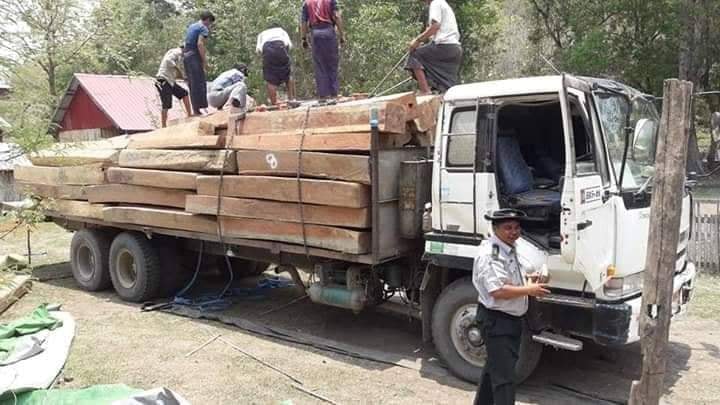 ေဆာတြင္ မိုးကာအုပ္ထားသည့္ ၁၀ ဘီးယာဥ္ေပၚမွ သစ္ ၁၀ တန္ေက်ာ္ ပိုင္ရွင္မဲ့သိမ္းဆည္း