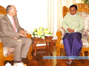 ကမၻာ့မူပိုင္ခြင့္ အၾကီးအကဲ ျပန္ၾကားေရး၀န္ၾကီးနွင့္ ေဆြးေနြး