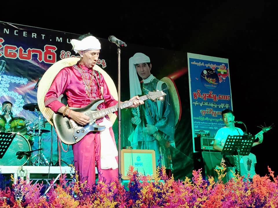 ေတးသံရွင္စိုင္းဆိုင္ေမာ၀္၏ စိန္ရတုပြဲက်င္းပ