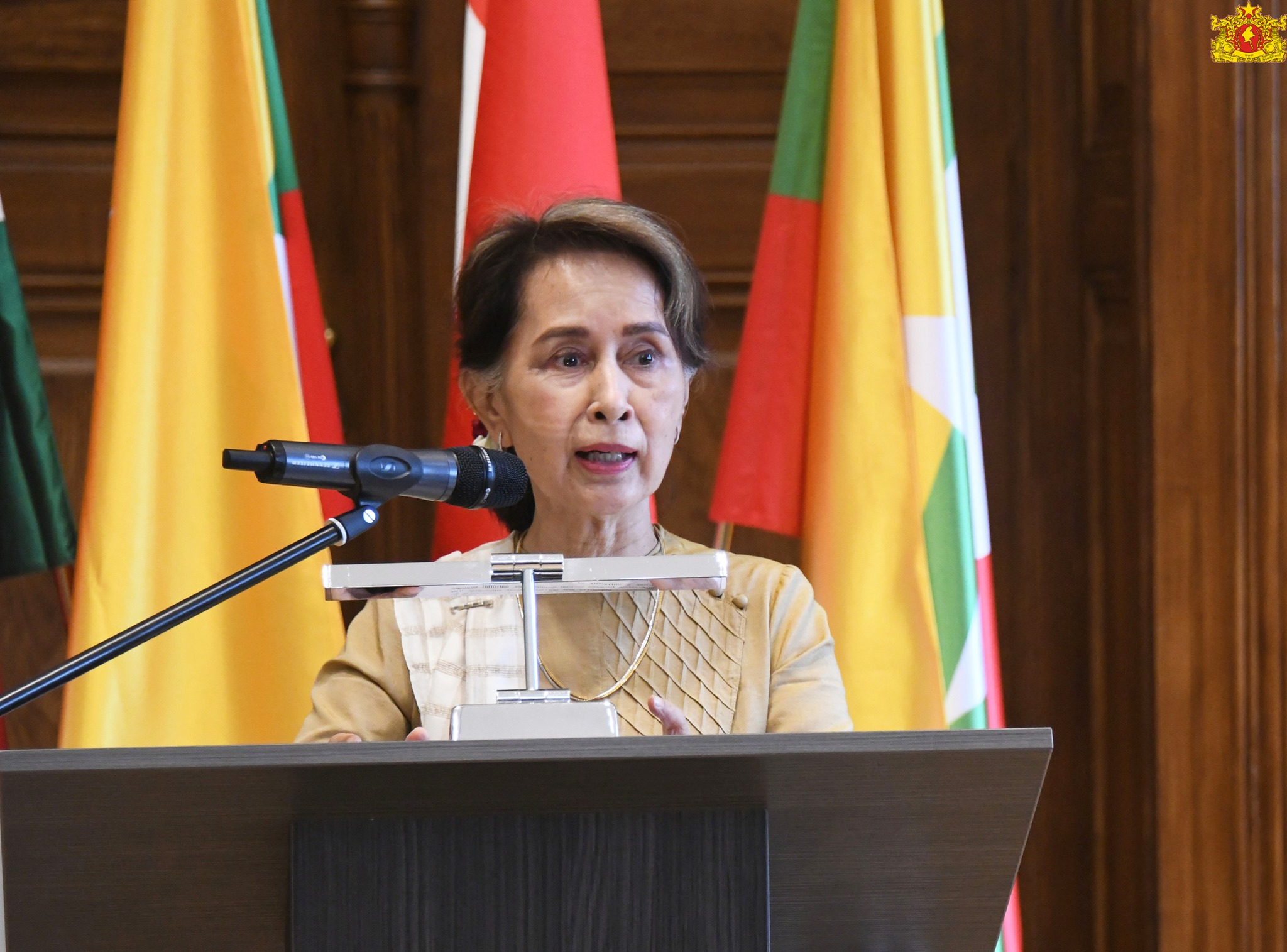 ျမန္မာက စမတ္ဖုန္းသုံးစြဲမႈ က်ယ္ျပန္႔ႏႈန္း ကမာၻတြင္ အျမင့္ဆုံးဟု ေဒၚေအာင္ဆန္းစုၾကည္ေျပာ