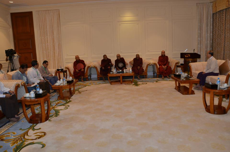 နိုင္ငံေတာ္သမၼတ ရခိုင္အေရး ဘာသာနွစ္ခုက ေခါင္းေဆာင္မ်ားထံ အၾကံေတာင္း