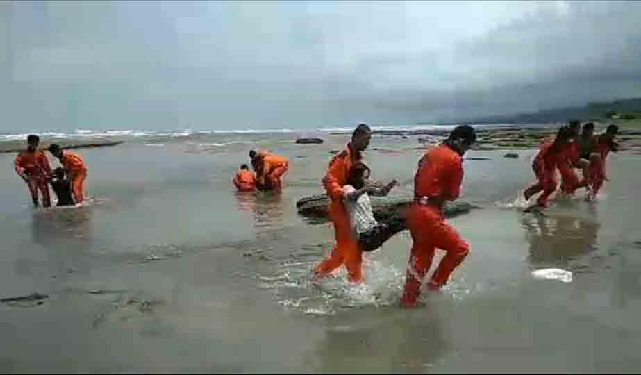 ေမာင္ေတာ ပင္လယ္ကမ္းေျခရြာတြင္ သဘာ၀ေဘးအႏၱရာယ္ႀကိဳတင္ကာကြယ္ေရး ေလ့က်င့္