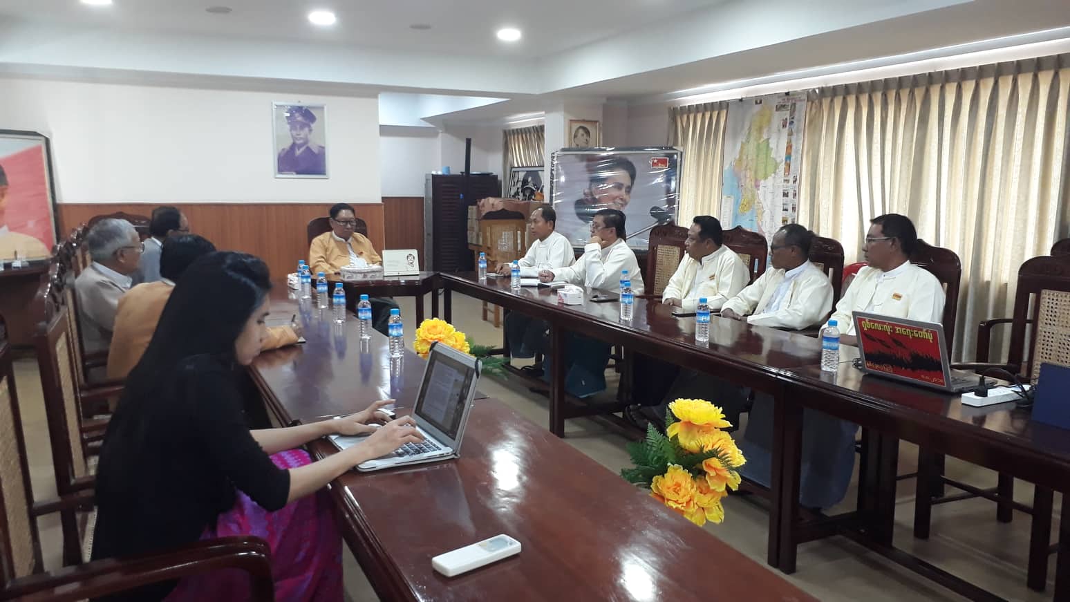 ျပည္သူ႔ပါတီႏွင့္ အန္အယ္လ္္ဒီပါတီ ဗဟိုအလုပ္အမႈေဆာင္အဖြဲ႔တုိ႔ ေတြ႔ဆံုေဆြးေႏြး