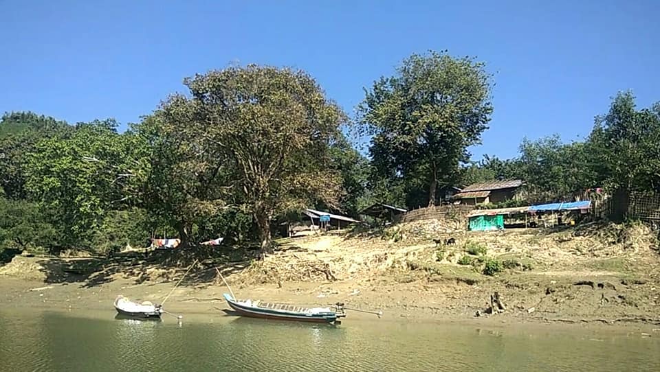 တုိက္ပြဲမ်ားေၾကာင့္ ဘူးသီး​ေတာင္​ၿမိဳ႕နယ္က ေက်းရြာ ၃ ရြာတြင္ လူသူကင္းမဲ့ေန (ဓာတ္ပံု)