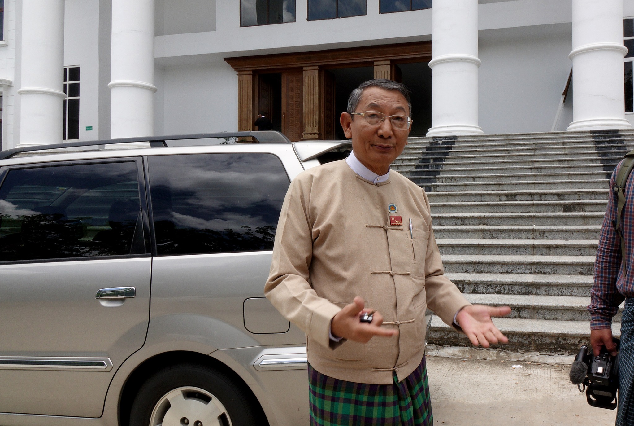 ဖြဲ႔စည္းပံုျပင္ဆင္ေရး ပုဒ္မ ၄၃၅ ကို ထပ္မံ အဓိပၸာယ္ဖြင့္စရာမရွိဟု ေရွ႕ေနခ်ဳပ္႐ံုးအေၾကာင္းျပန္ 