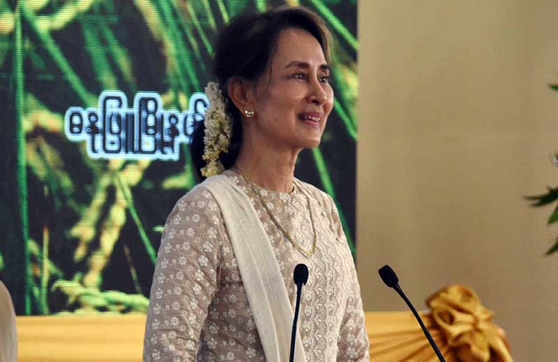 ပုိးသတ္ေဆးႏွင့္ဓာတုေဆး၀ါးကုိ လုိအပ္မွ ခ်င့္ခ်ိန္သုံးစြဲၾကရန္ အတုိင္ပင္ခံ တုိက္တြန္း