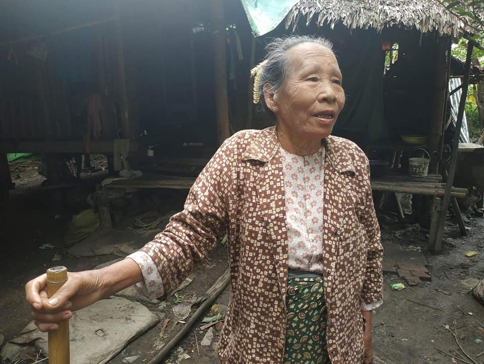 ေအာင္ဘာေလ သိန္း ၁၅၀၀၀ ဆု ဟသၤာတၿမိဳ႕က အသက္ ၈၀ ေက်ာ္အဘြားအို ဆြတ္ခူး