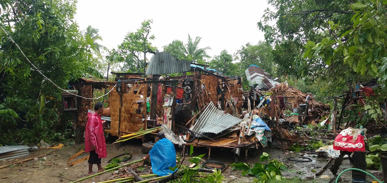 ေညာင္ေလးပင္တြင္ ေလျပင္းေၾကာင့္ ေနအိမ္ ၇၆ လံုး အမိုးလန္ပ်က္စီး