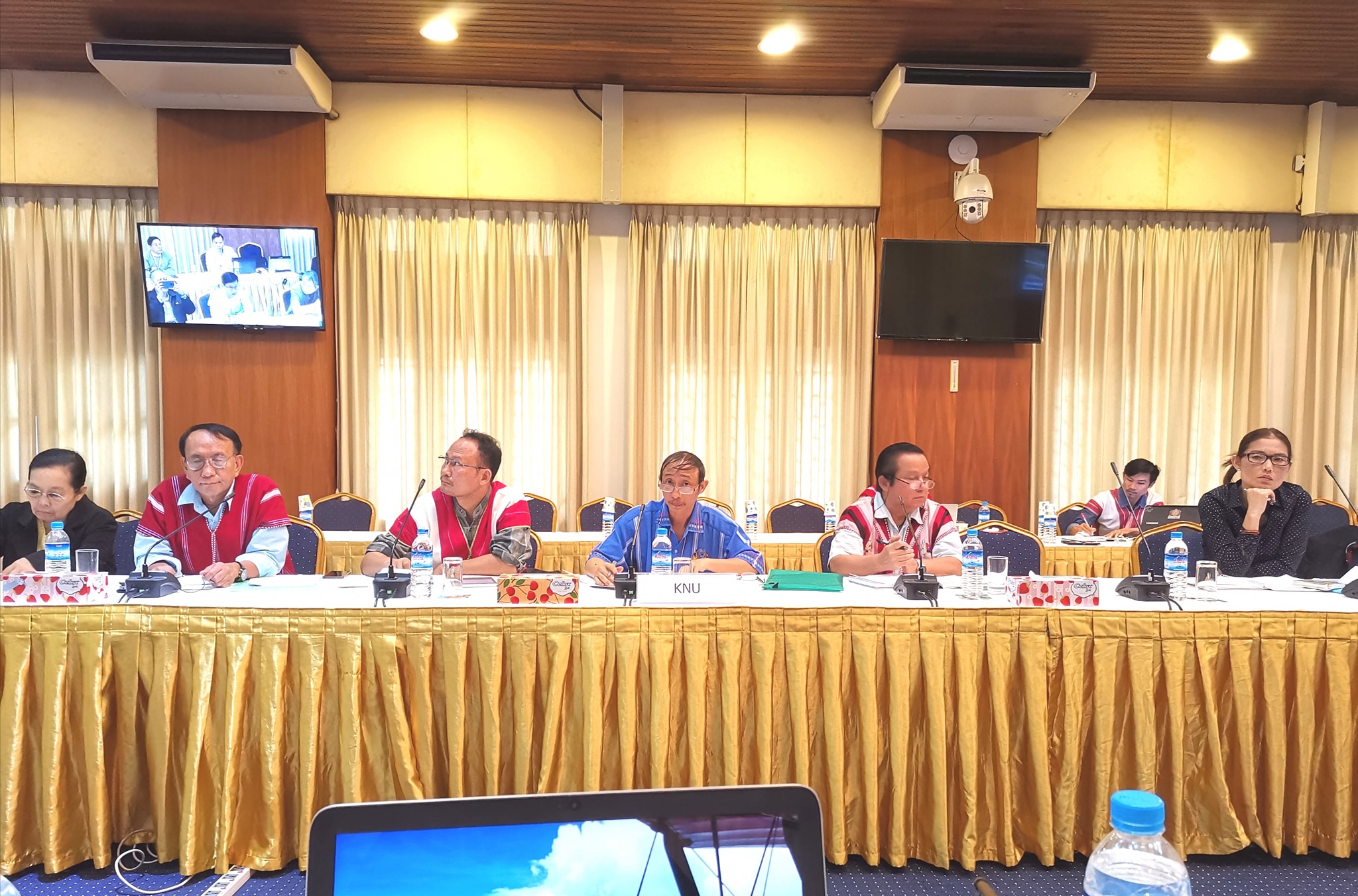 ေကအန္ယူႏွင့္ အစိုးရၿငိမ္းခ်မ္းေရး ကိုယ္စားလွယ္အဖြဲ႔ ရန္ကုန္တြင္ေဆြးေႏြး 